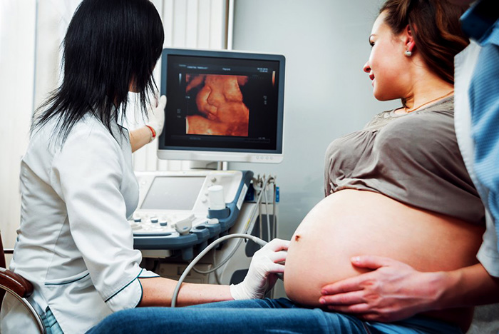 41 неделя беременности, а схваток нет. Что делать