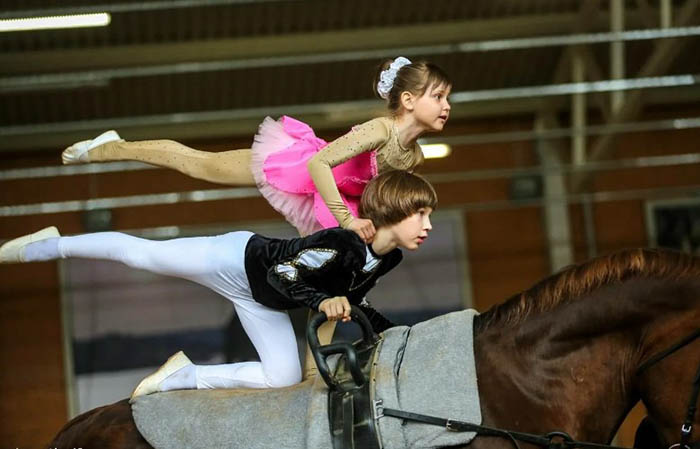 Акробатика для детей: спортивная, воздушная, цирковая, фитнес