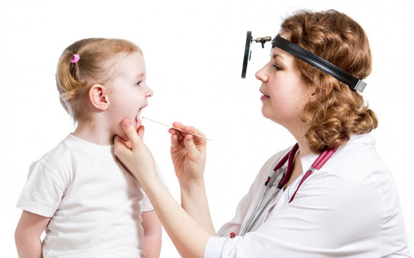 Белый налет на языке у детей. Причины, как лечить при простуде, температуре, до года