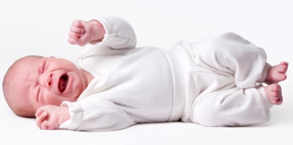 Белый налет на языке у новорожденного. Причины при грудном, искусственном, смешанном вскармливании. Как почистить