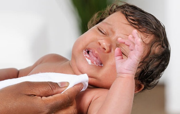 Аллергия у грудничка на лице. Фото на смесь, молоко, сладкое. Как выглядит, лечение