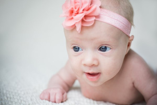 Что должен уметь ребенок в месяц жизни. Таблица веса и роста, окружность головы детей