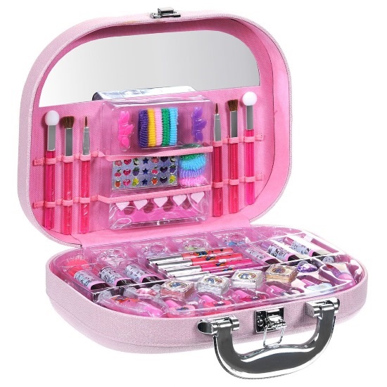 Детская косметика для девочек. Наборы в чемоданчике от известных производителей. Какая лучше, цены, отзывы, рекомендации по использованию