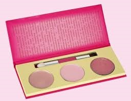 Детская косметика для девочек. Наборы в чемоданчике от известных производителей. Какая лучше, цены, отзывы, рекомендации по использованию