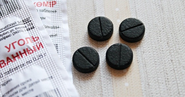 Диатез у грудничка. Фото на щеках, лбу, лице, причины и лечение