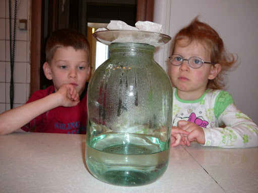 Эксперименты для детей в домашних условиях, детском саду для дошкольников, школьников 4-6 класс с водой и другие