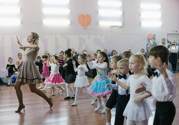 Флешмоб для детей с движениями, словами в детском саду