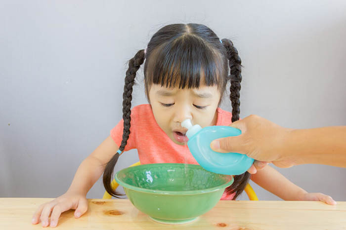 Как быстро вылечить насморк у ребенка. Чем лечить быстрее