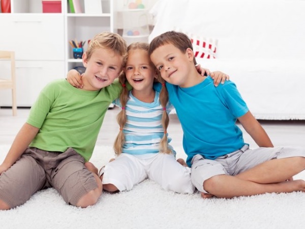 Как научить ребенка дружить с другими детьми в детском саду, школе