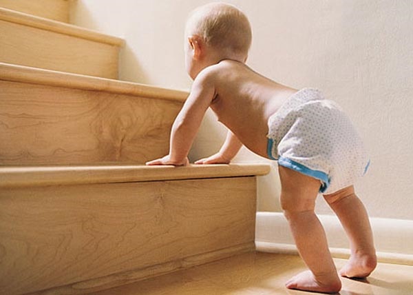 Как научить ребенка ходить самостоятельно без поддержки