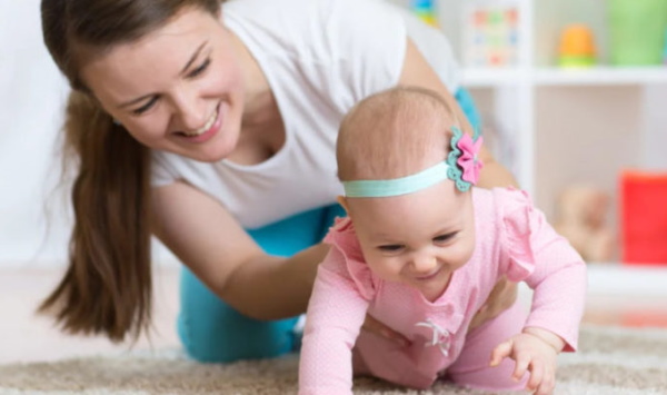 Как научить ребенка ползать в 5-9 месяцев на четвереньках, коленках, по-пластунски