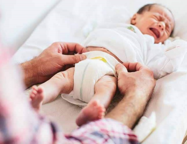 Как подмывать новорожденного мальчика, девочку в несколько месяцев, 2-5 лет