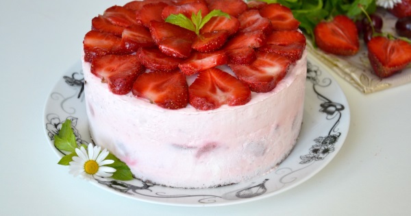 Как приготовить и украсить торт на День рождения ребенка: девочки, мальчика. Вкусные, простые и оригинальные рецепты