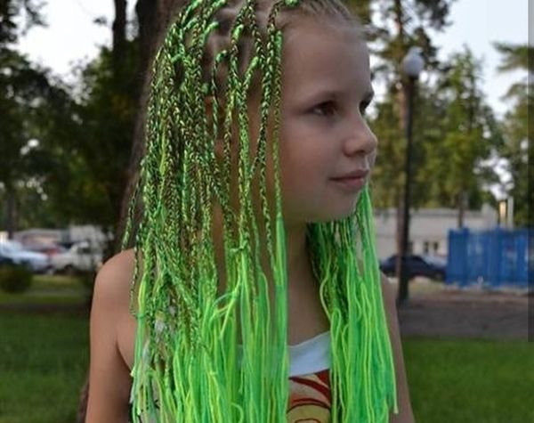 Как сделать косички девочке на длинные волосы с резинками, нитками