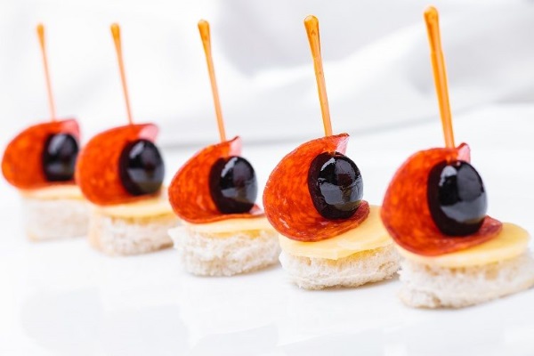 Канапе для детей на День рождения из мяса и рыбы, овощей, фруктов, сладкие бутерброды. Лучшие рецепты с фото, рекомендации по приготовлению