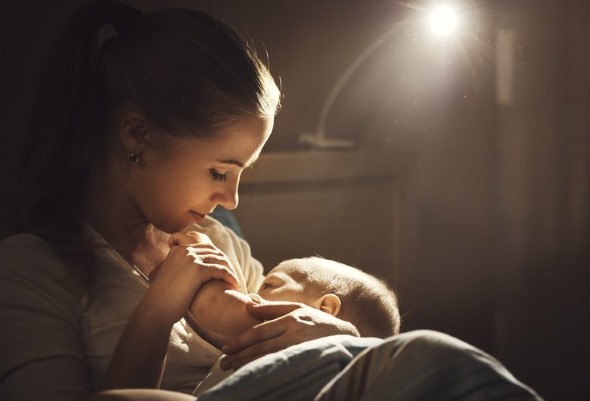 Как правильно кормить грудью: подготовка груди, продукты в меню кормящей. Что делать, если грудь болит. Количество потребляемого молока