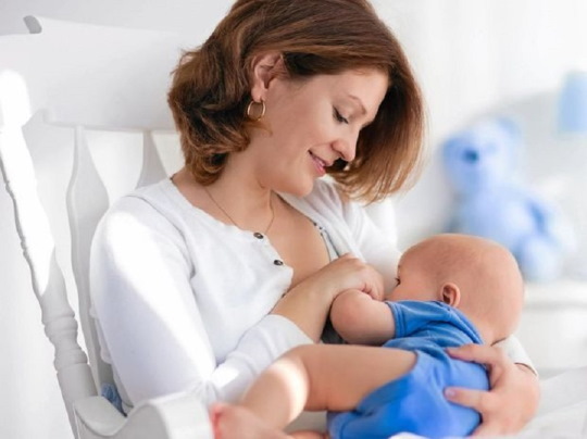 Как успокоить новорожденного ребенка, когда он плачет