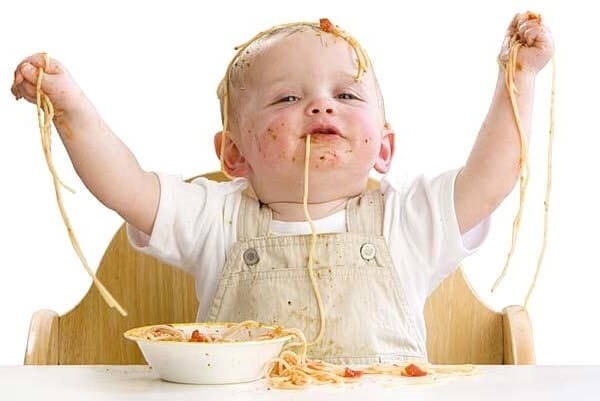 Кризис 1 года у ребенка. Признаки, как проявляется