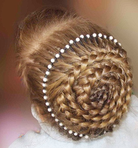 Круговое плетение косы для девочки пошагово