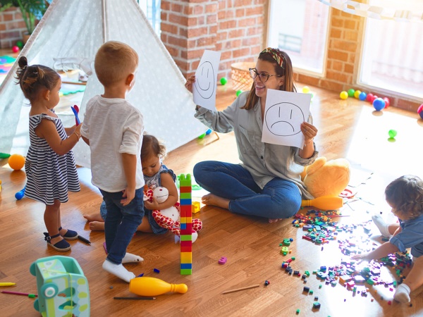 Методика Монтессори для детей. Система развития, игрушки, материалы, доски, игры, книги, наборы