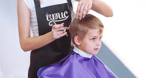 Модные прически для мальчика 10-14 лет. Фото с длинной челкой