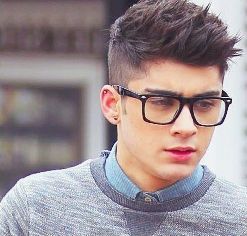 Модные стрижки для мальчиков 2023. Фото и названия причесок с выбритой полоской, полубокс, теннис, шапочка, андеркат, ирокез, шегги