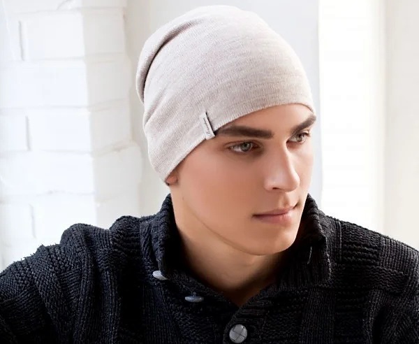 Молодежные шапки для парней 2023. Фото