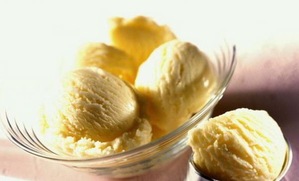 Можно ли кормящей маме мороженое при грудном вскармливании?