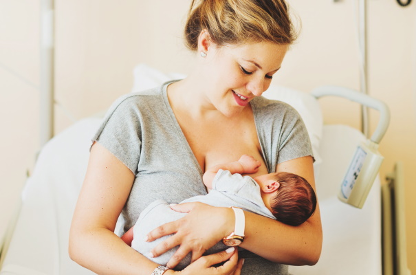 Норма молока для новорожденного по месяцам на ГВ, искусственном вскармливании. Таблица