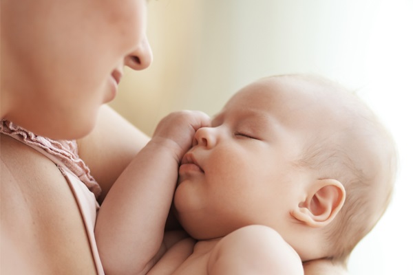 Нормы кормления новорожденных на искусственном, грудном, смешанном вскармливании. Таблица по весу, месяцам