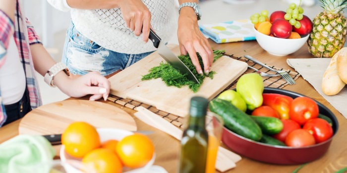 Питание кормящей мамы по месяцам - подробная таблица, меню диеты, разрешенные продукты