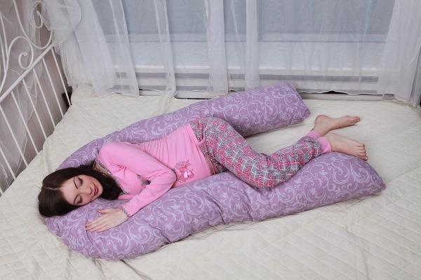 Подушка для беременных. Фото, отзывы какая лучше: банан, подкова, u образная, ортопедическая. Theraline, Фэст, Релакс сон, Red Castle. Как сшить самой, выкройка