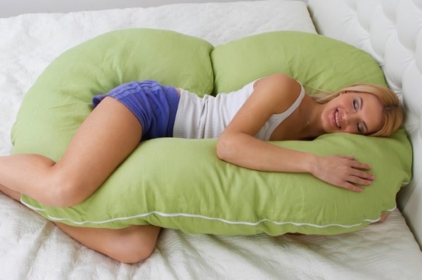 Подушка для беременных. Фото, отзывы какая лучше: банан, подкова, u образная, ортопедическая. Theraline, Фэст, Релакс сон, Red Castle. Как сшить самой, выкройка