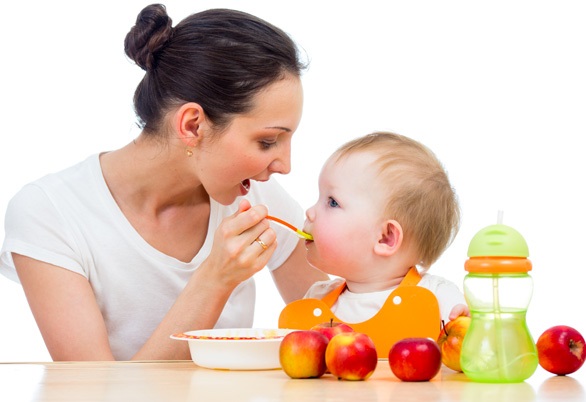 Прикорм по месяцам при грудном вскармливании. Таблица продуктов, нормы и количество по ВОЗ, как вводить