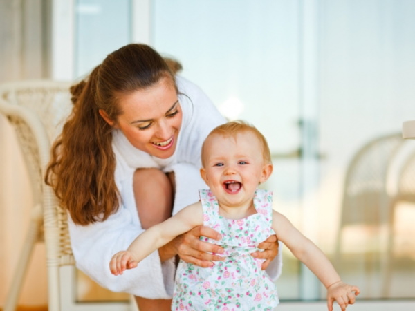 Прыгунки для детей от 4-6 месяцев. С какого возраста использовать резиновые, надувной, польза