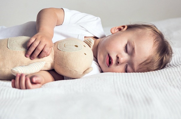 Распорядок дня ребенка в 1 год по месяцам, по часам. Таблица