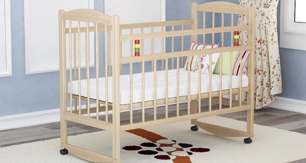 Кроватка для ребенка до 3-х лет. Размеры, постельное бельё, матрас, балдахина. Как выбрать лучшие