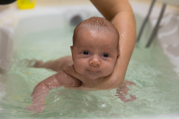 Ребенок в 1 месяц. Развитие, что умеет, сколько должен спать, есть