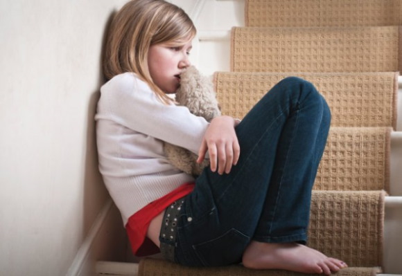 Ребенок вялый и сонливый, температуры нет, медлительный, плохо ест. Причины и что делать