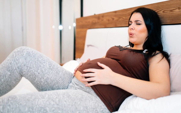 Схватки перед родами. Интервал, как распознать, когда ехать в роддом, периодичность, ощущения