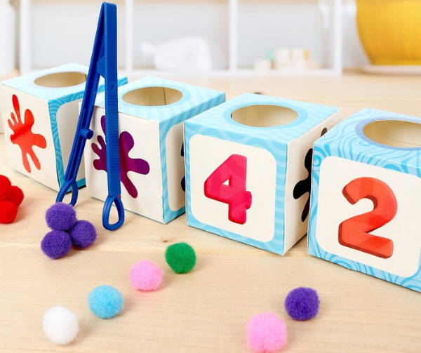 Сортеры для детей от года деревянные. Фото, как сделать своими руками