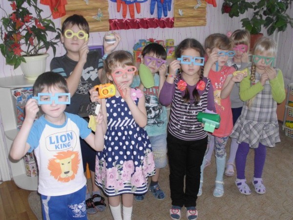 Социально-коммуникативное развитие в старшей группе. Картотека по ФГОС