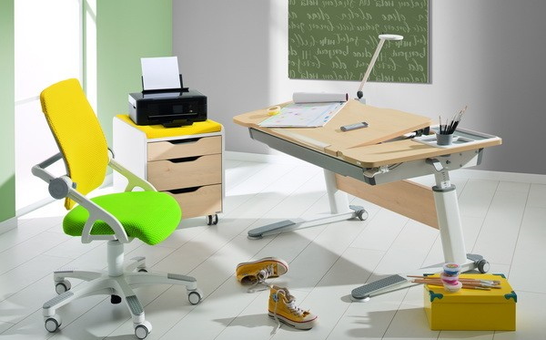 Как выбрать стол для первоклассника, ребенка 6-7 лет для дома