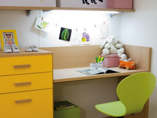 Как выбрать стол для первоклассника, ребенка 6-7 лет для дома