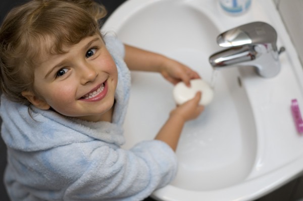 Сыпь по всему телу у ребёнка без температуры и с ней, не чешется, что это, лечение