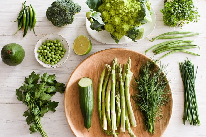 Зеленый стул у новорожденного ребенка. Причины